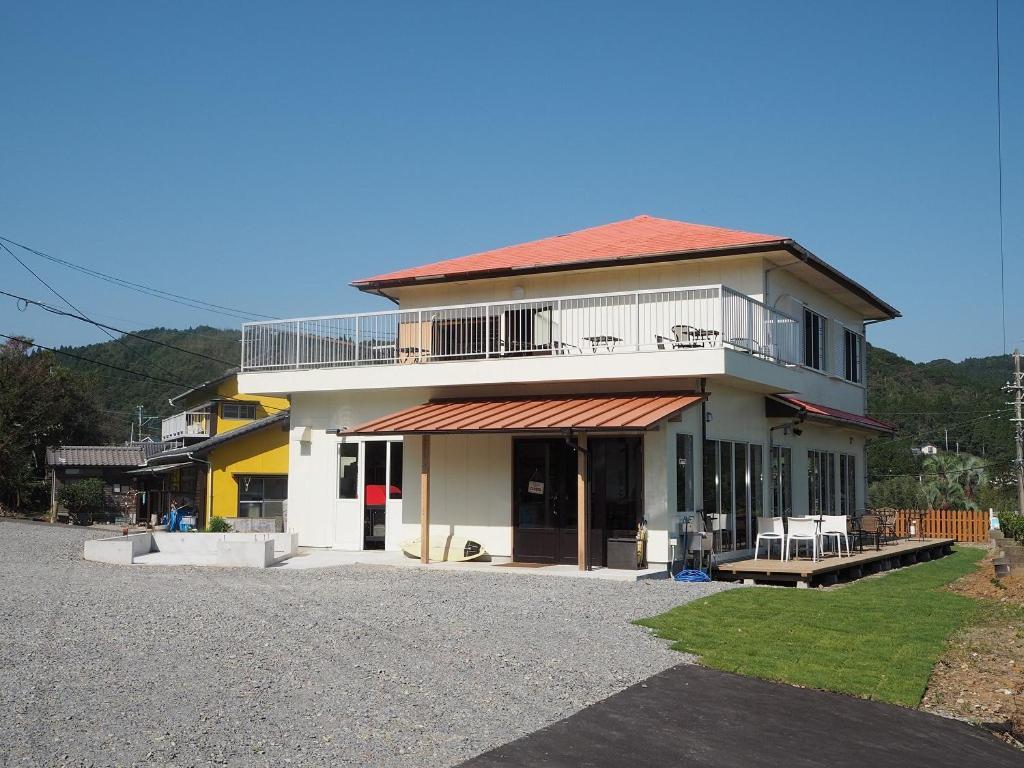 Guesthouse ＆ Beach Cafe Fuego Hyuga Exterior photo